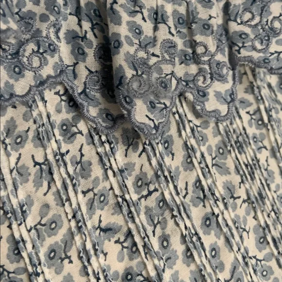 Doen Helena dress in bluebell hillside bloom - Picture 6 of 12